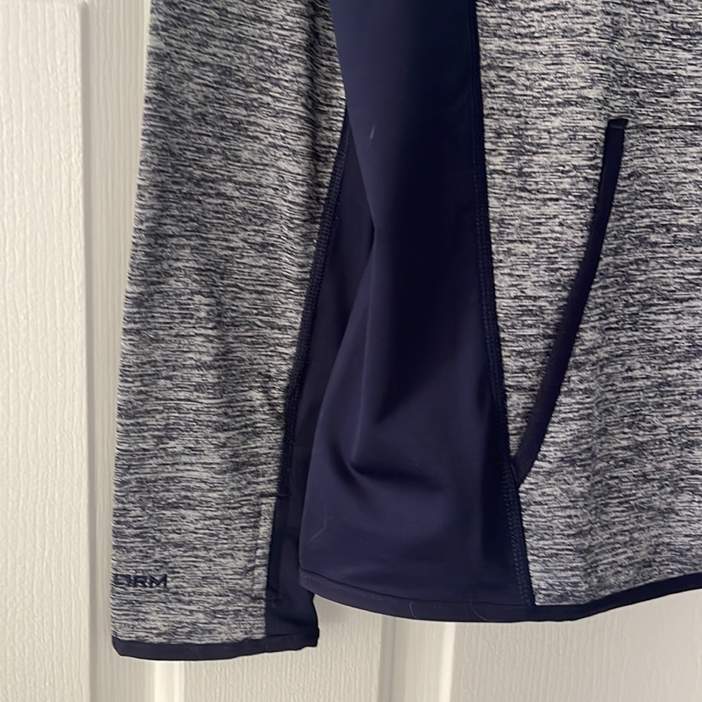 Under Armour Top Size M - Picture 5 of 8
